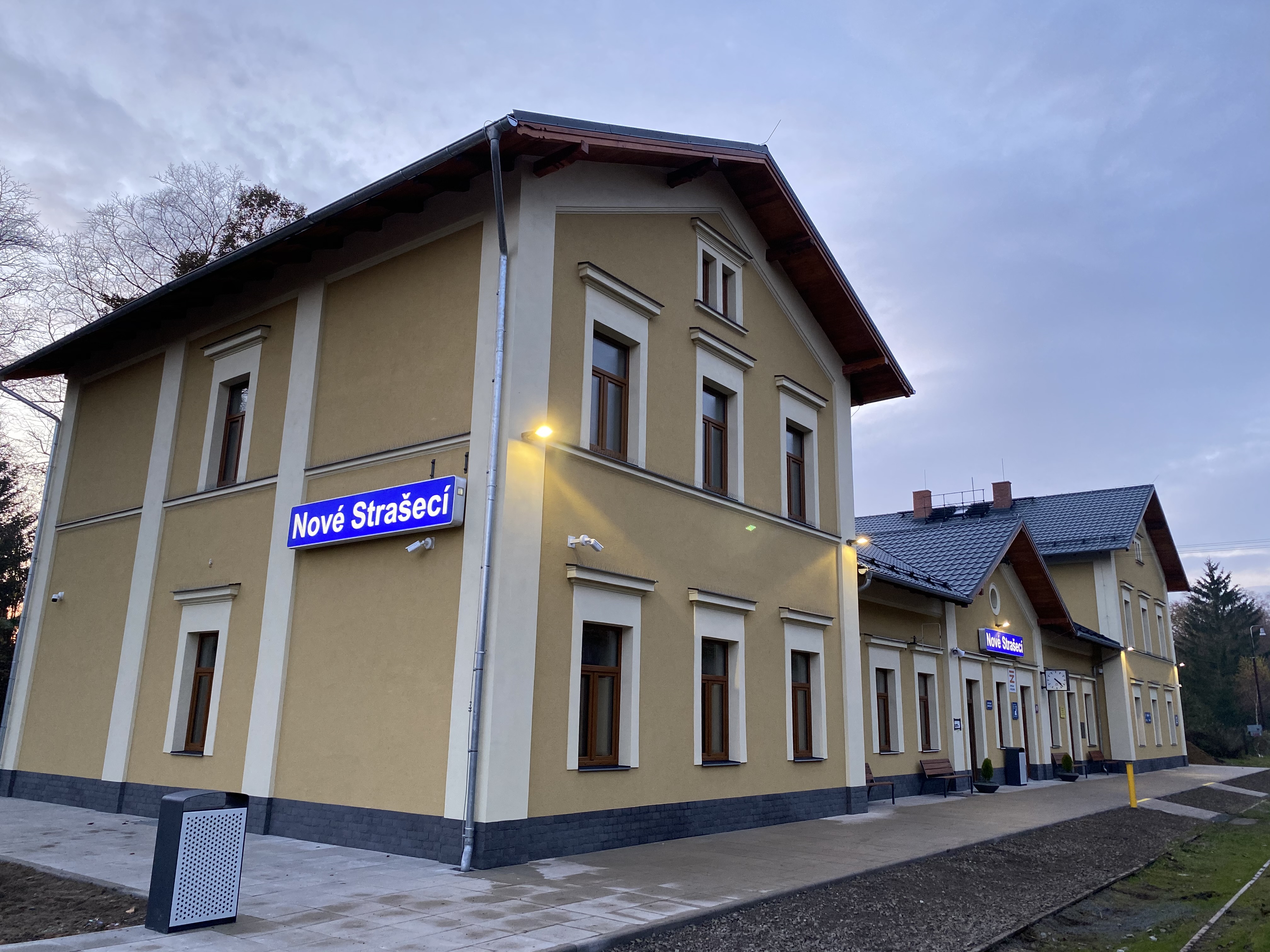 Oprava nádražní budovy v Novém Strašecí úspěšně dokončena